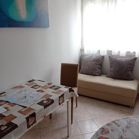 Nice And Cozy Two Single Bed Room Split Exteriör bild