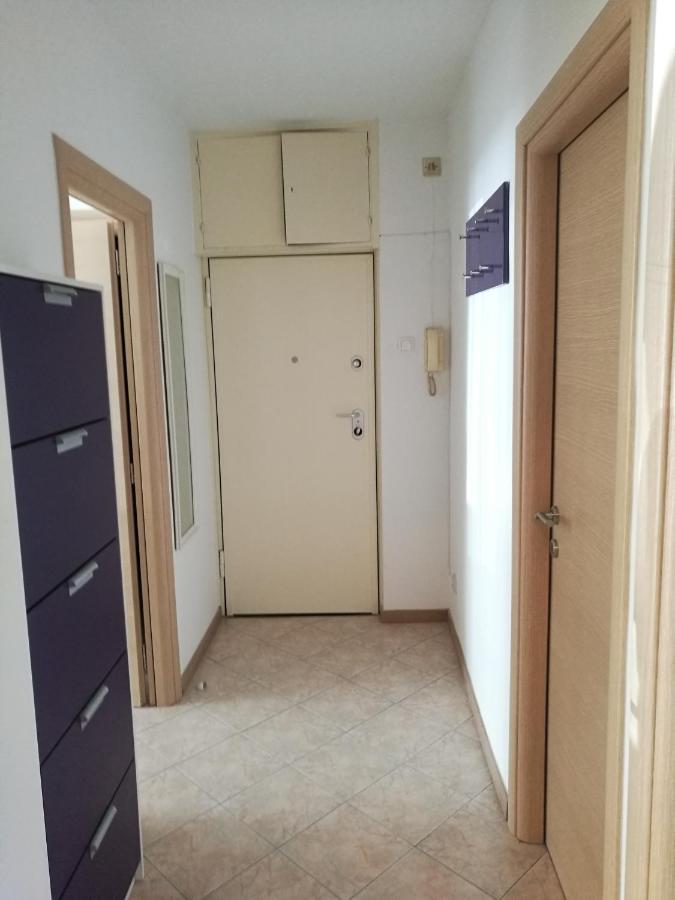 Nice And Cozy Two Single Bed Room Split Exteriör bild