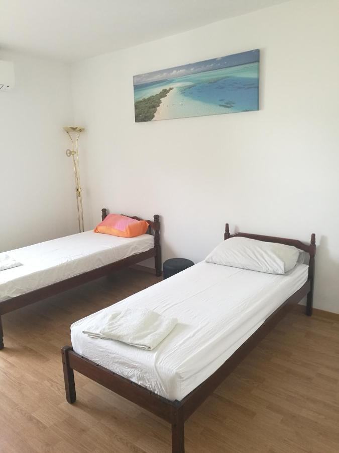 Nice And Cozy Two Single Bed Room Split Exteriör bild