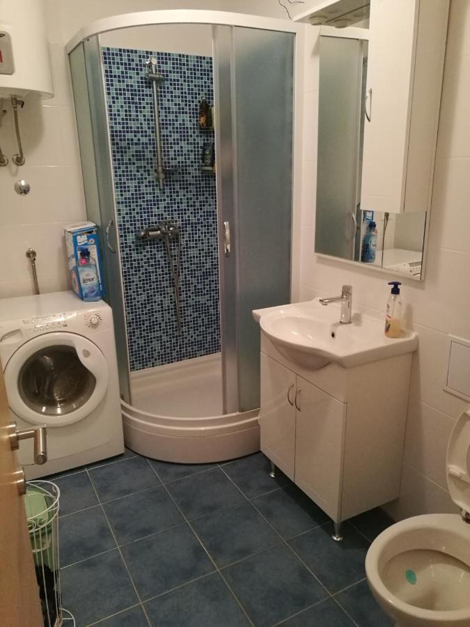 Nice And Cozy Two Single Bed Room Split Exteriör bild