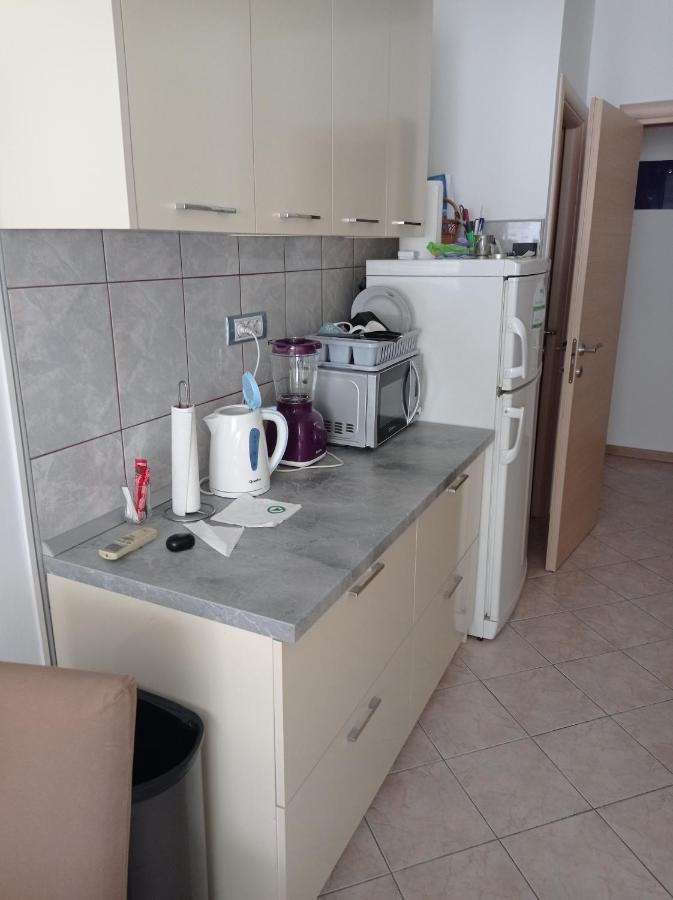 Nice And Cozy Two Single Bed Room Split Exteriör bild