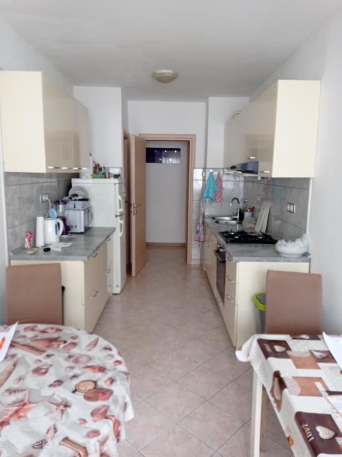 Nice And Cozy Two Single Bed Room Split Exteriör bild