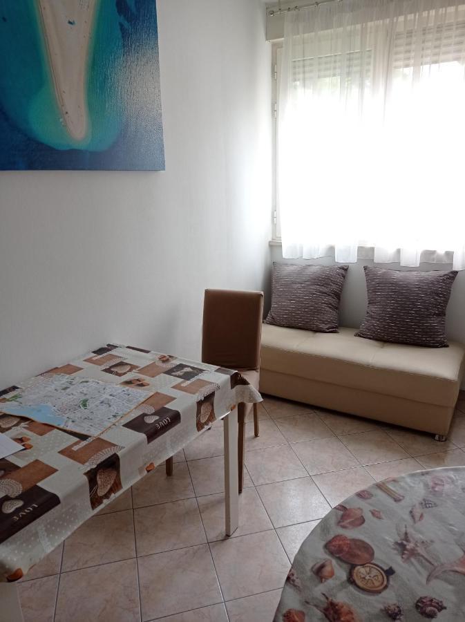 Nice And Cozy Two Single Bed Room Split Exteriör bild